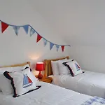 Upper Floors At The Lawns Holiday home *